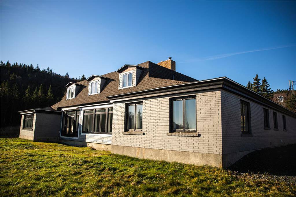 15 Starigan Hill Road, St. Anthony, NL A0K 4S0