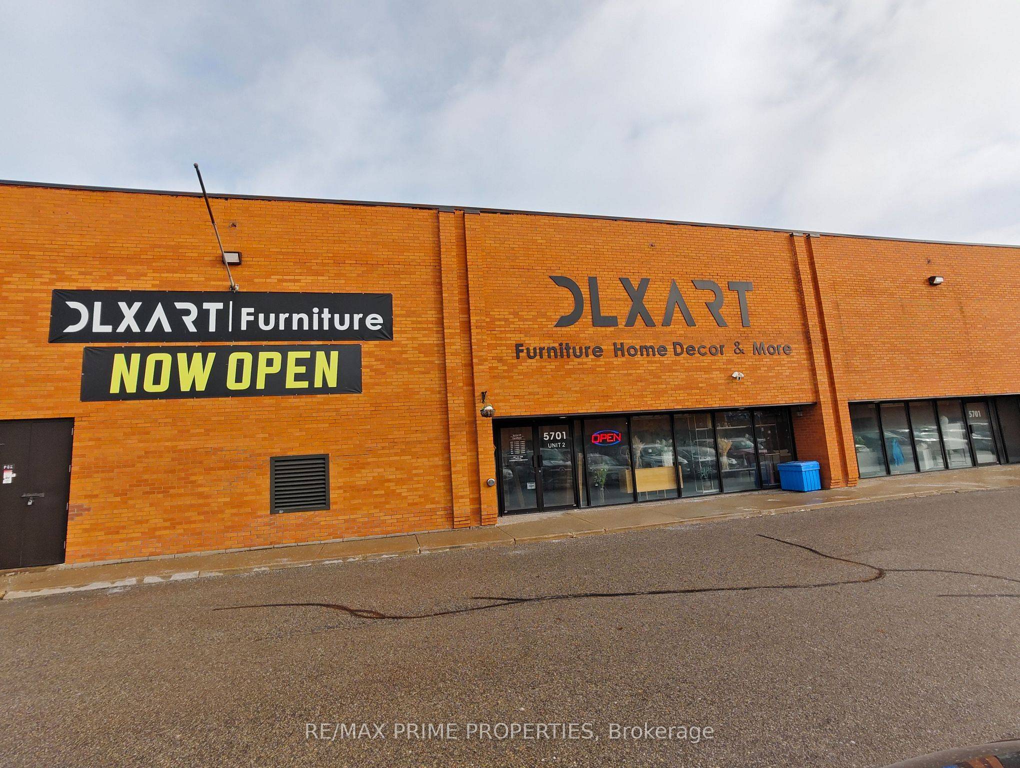 5701 Steeles AVE W, Toronto W05, ON M9L 1S7