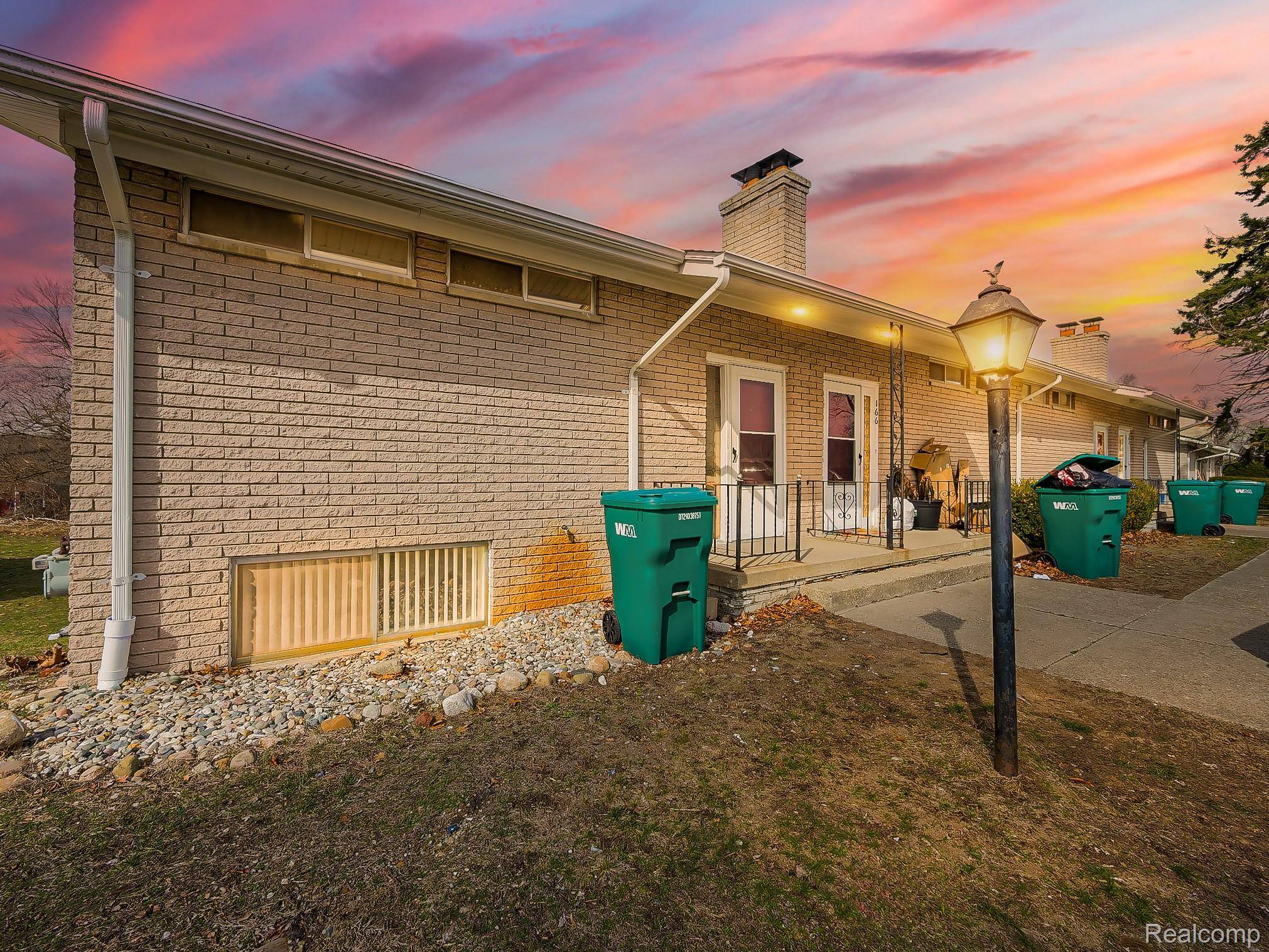 168 Summitview, White Lake Charter Township, MI 48386