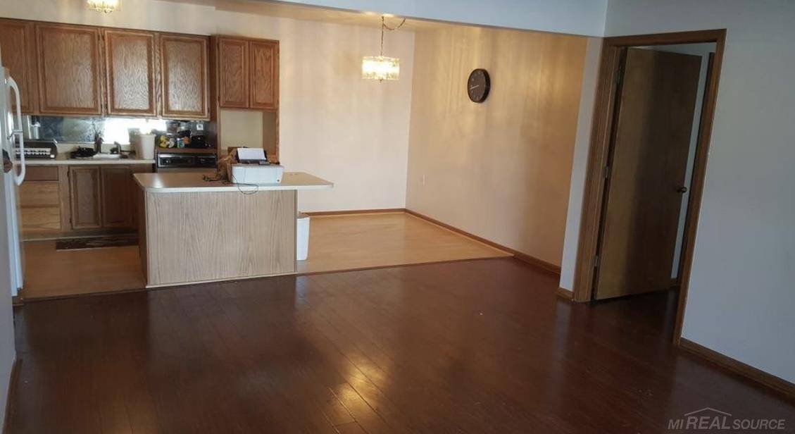 15530 Ashley CT, Macomb Twp, MI 48044