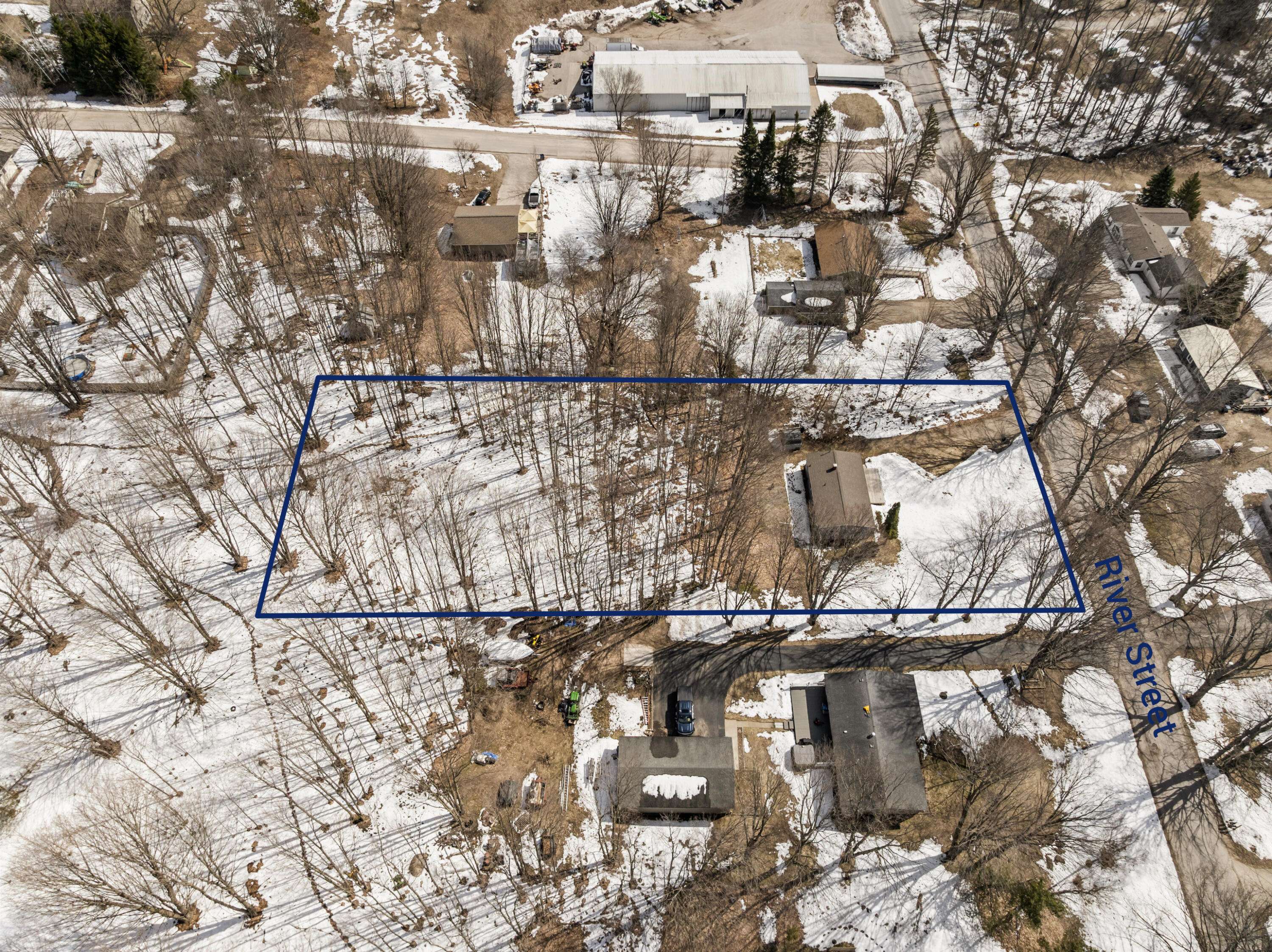 6856 River ST, Benzonia Vlg-benzonia Twp, MI 49616