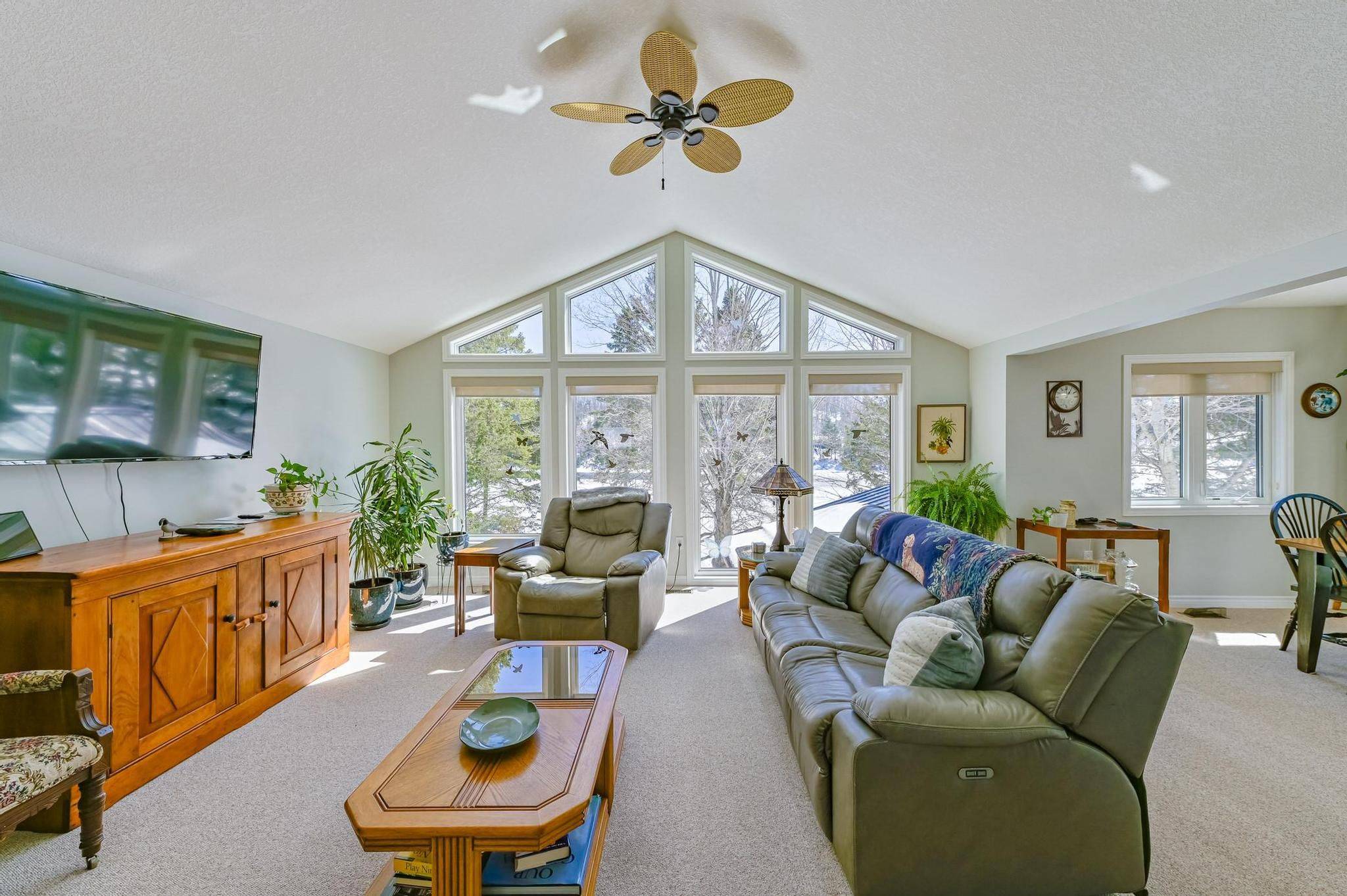 1099 Summer LN, Minden Hills, ON K0M 2K0