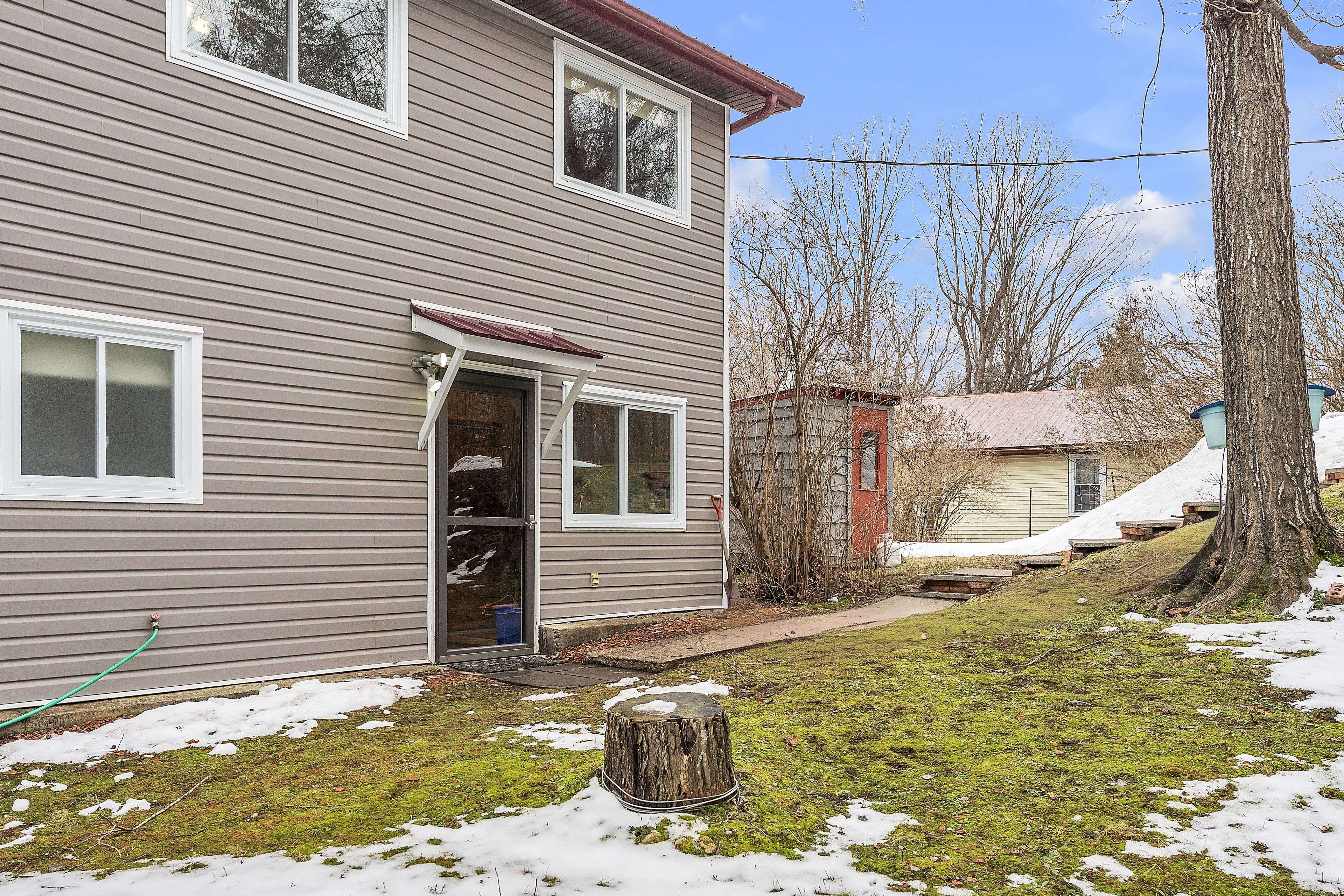 245 Taggart LN, Rideau Lakes, ON K0G 1X0