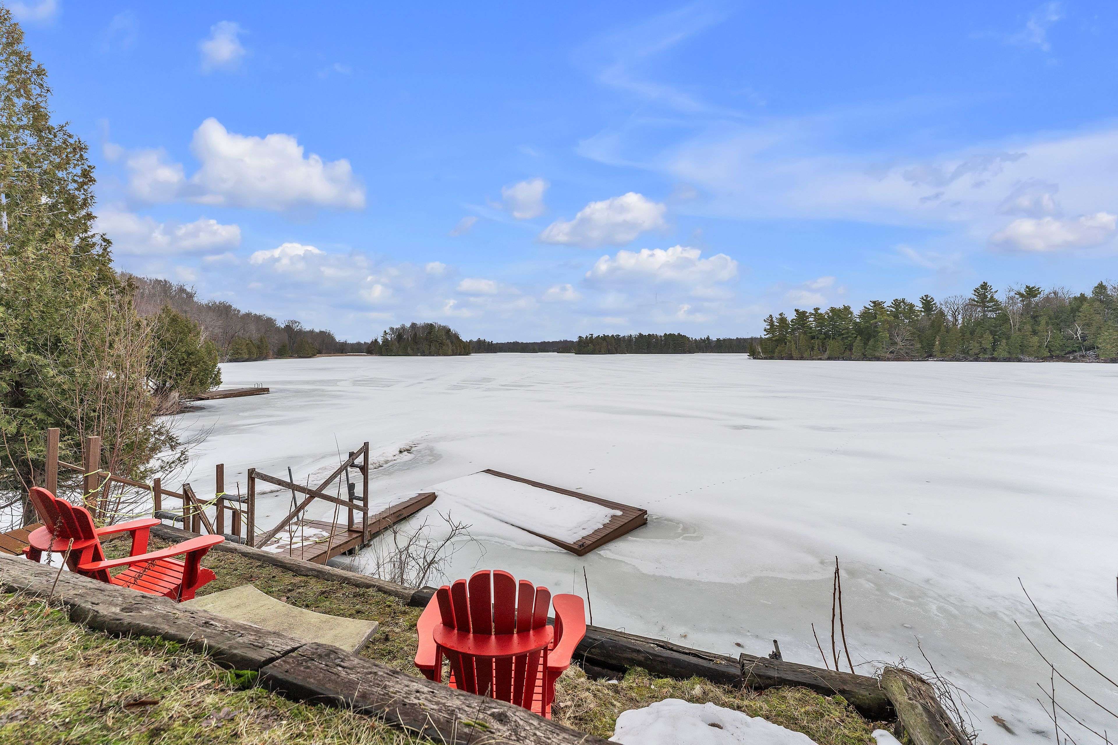 245 Taggart LN, Rideau Lakes, ON K0G 1X0