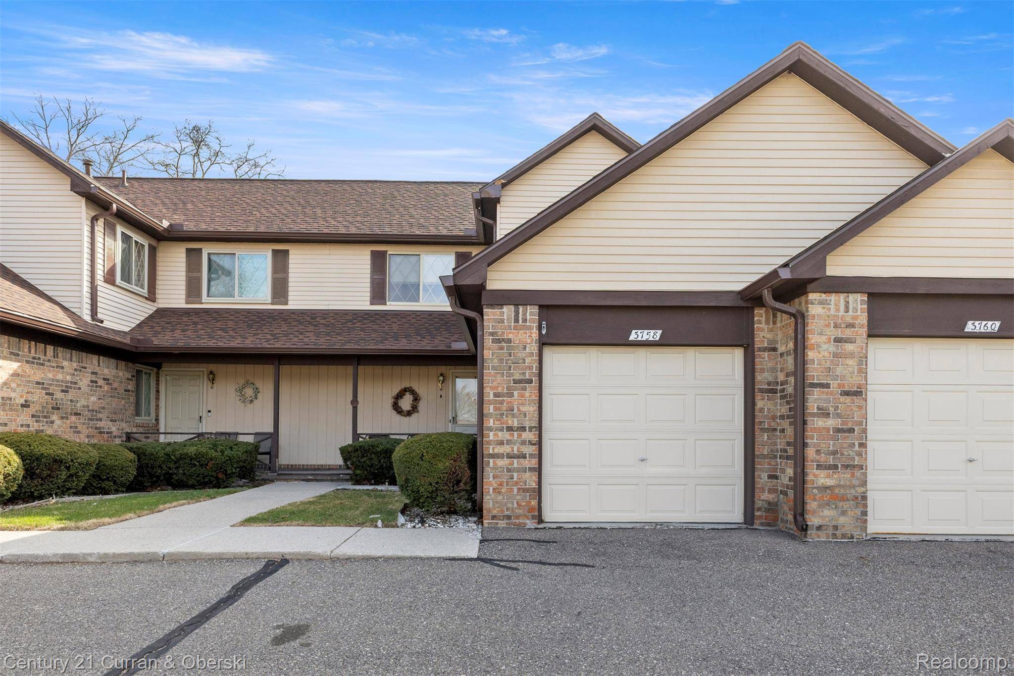 3758 Heritage Parkway, Dearborn, MI 48124