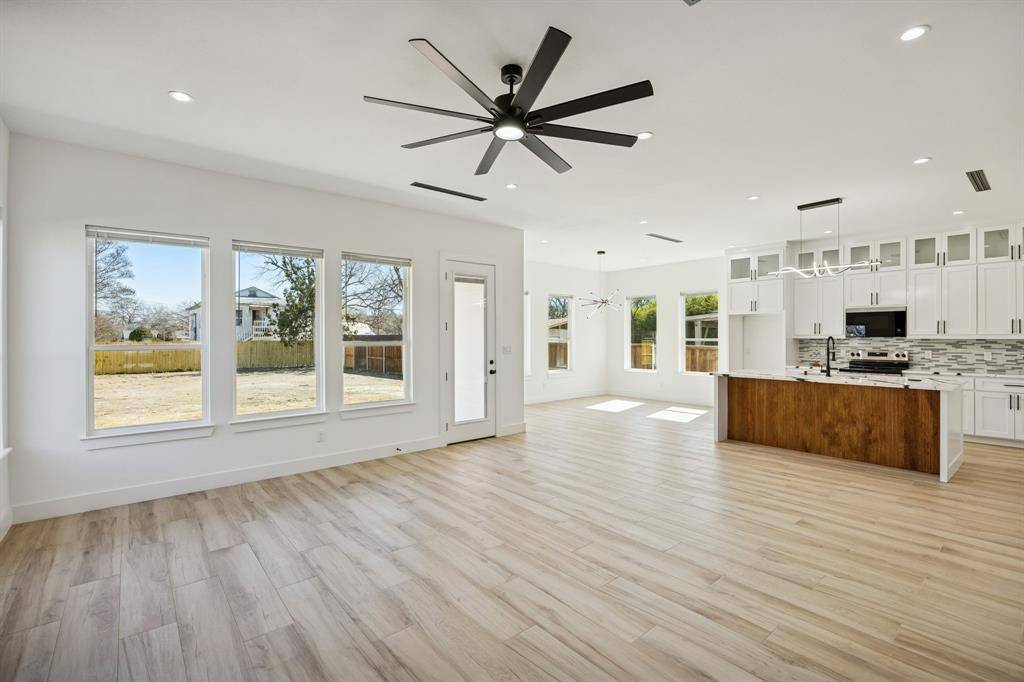 918 N Tatum Avenue, Dallas, TX 75211