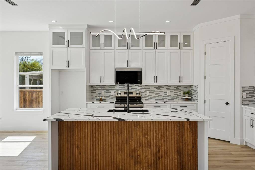 918 N Tatum Avenue, Dallas, TX 75211