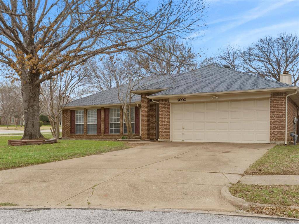 7002 Escondido Drive, Arlington, TX 76016