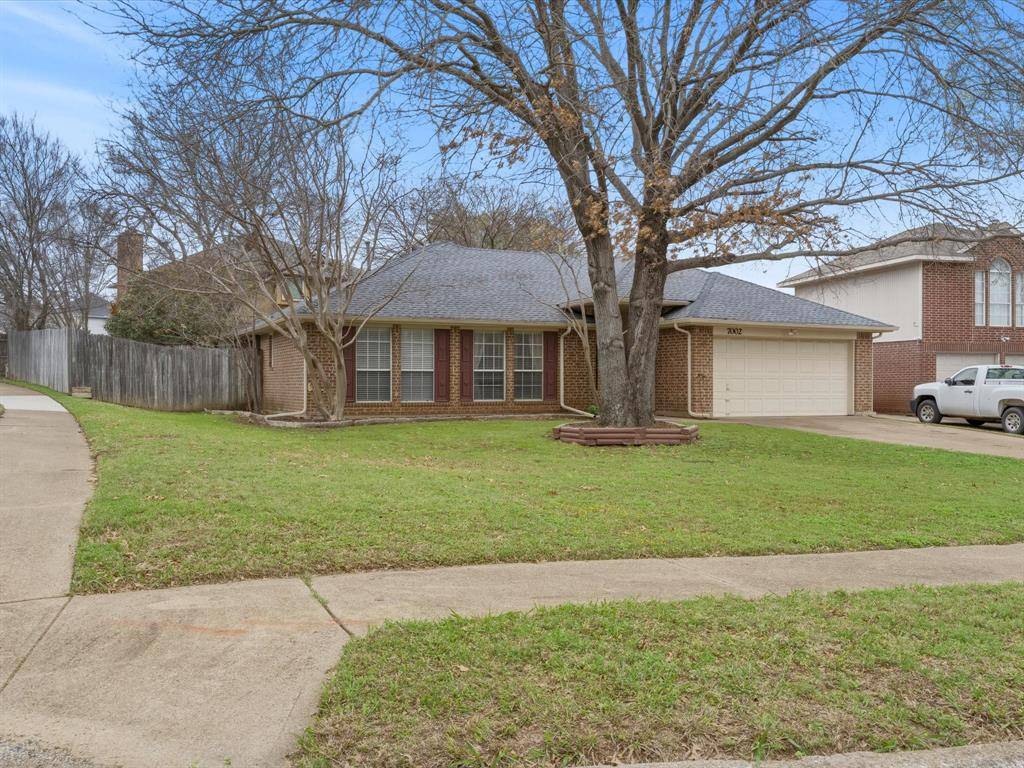 7002 Escondido Drive, Arlington, TX 76016