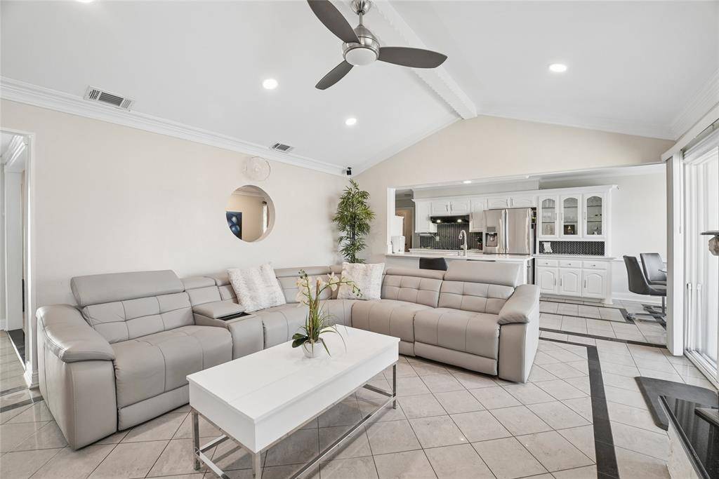 1910 University Drive, Richardson, TX 75081