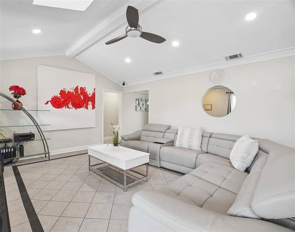 1910 University Drive, Richardson, TX 75081