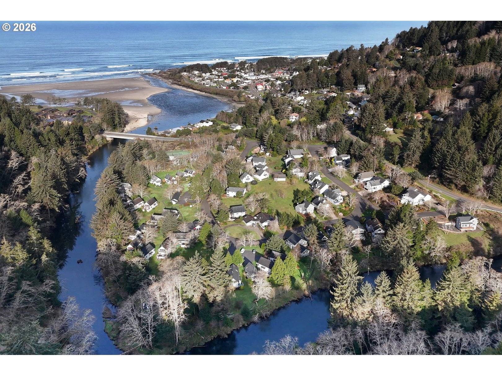 341 COMBS CIR, Yachats, OR 97498