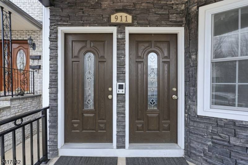 909-911 Monroe Ave, Elizabeth City, NJ 07201