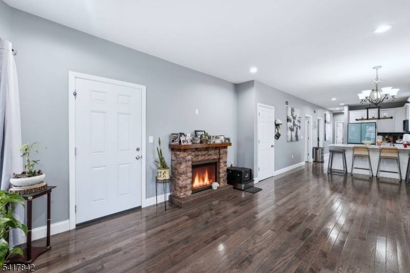 909-911 Monroe Ave, Elizabeth City, NJ 07201