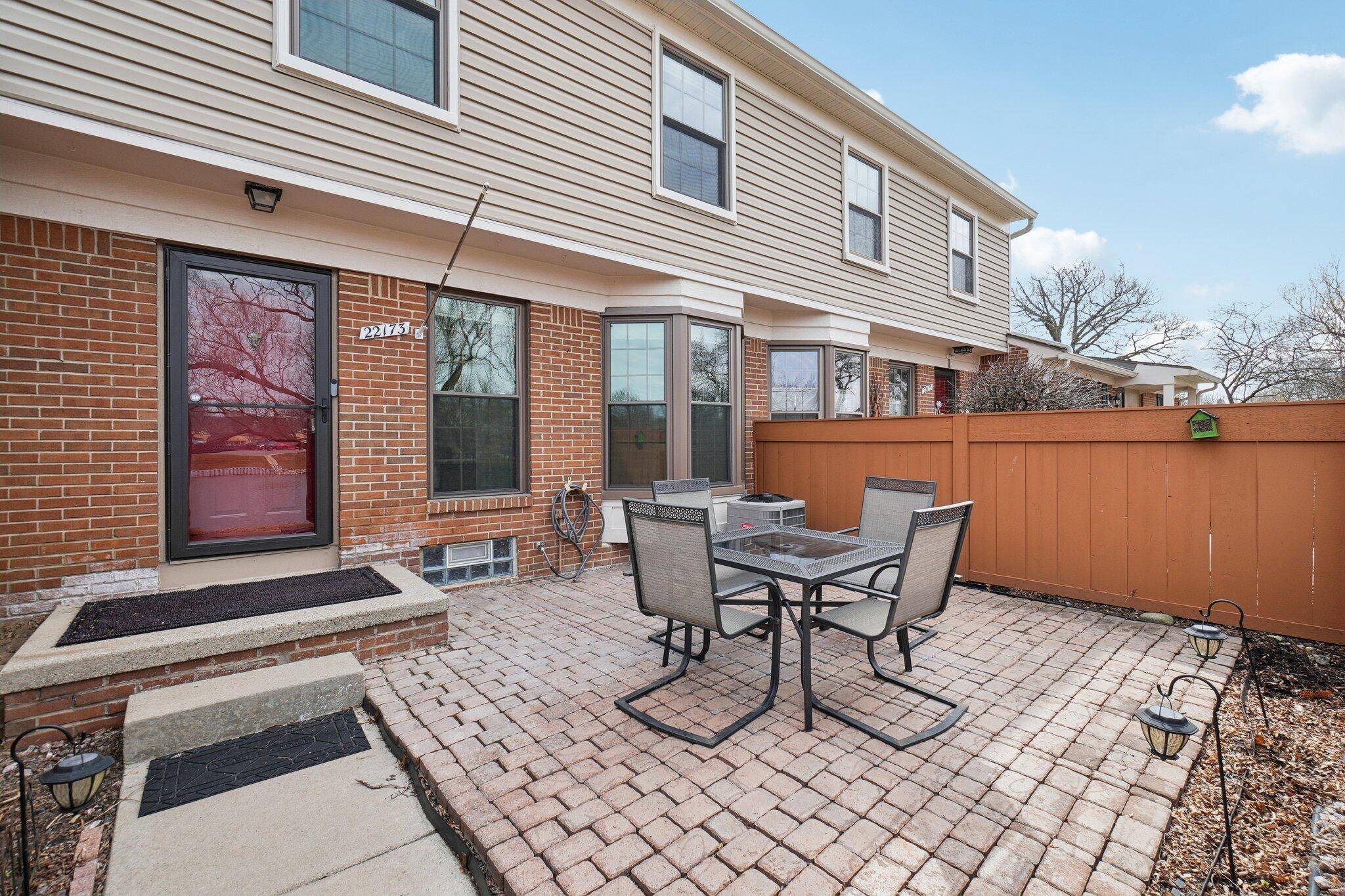 22173 Pondview, Novi City, MI 48375