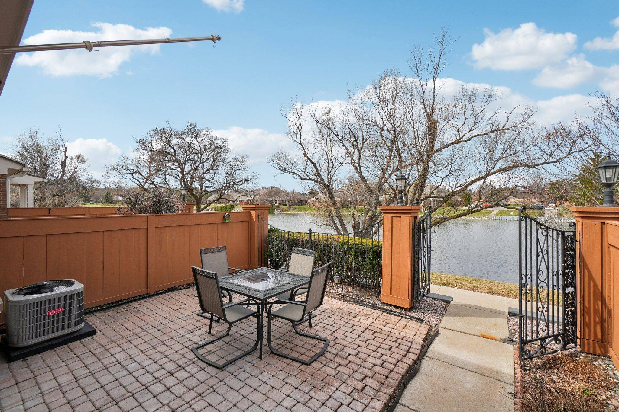 22173 Pondview, Novi City, MI 48375