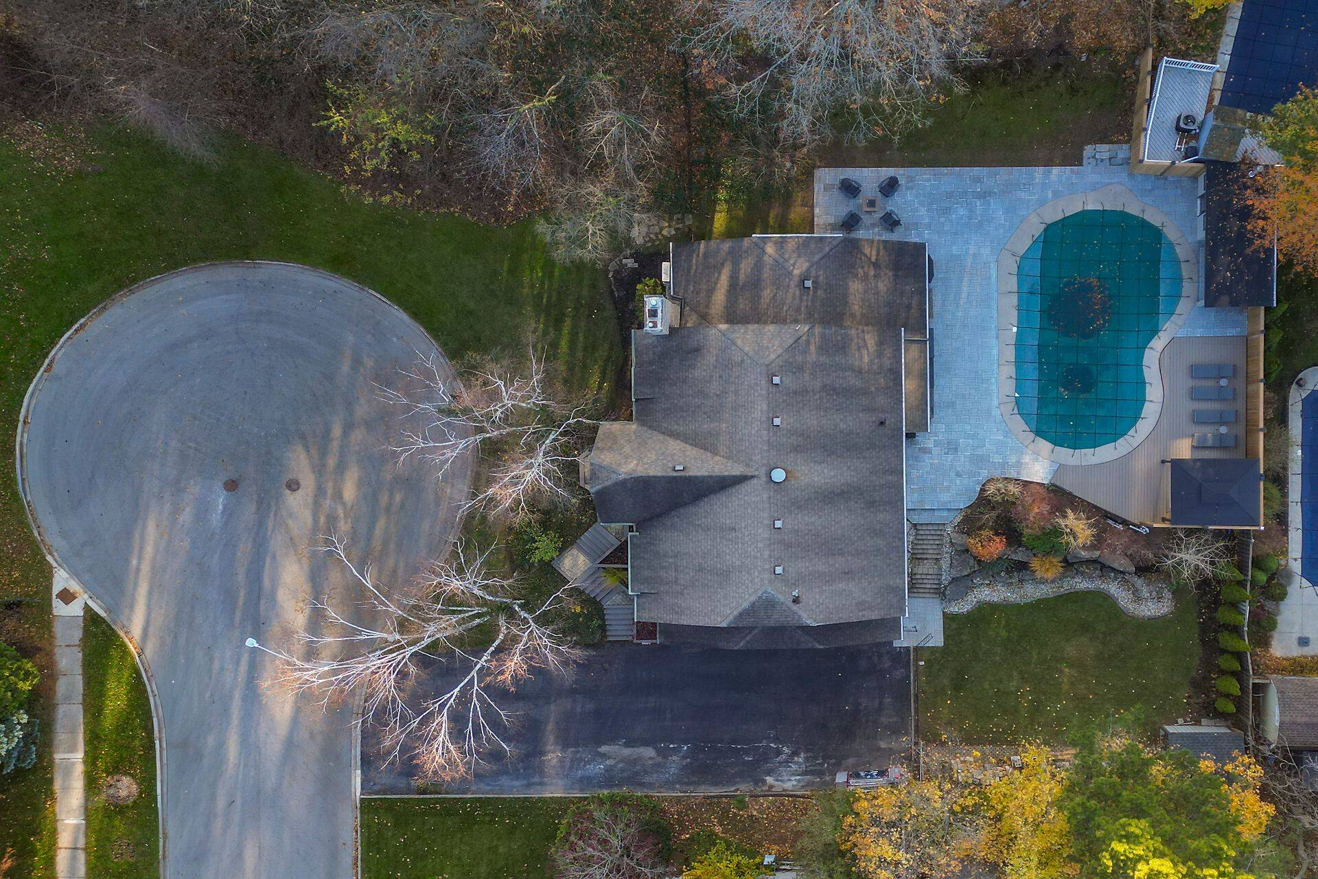 40 Parkwood RD, Grimsby, ON L3M 4K9