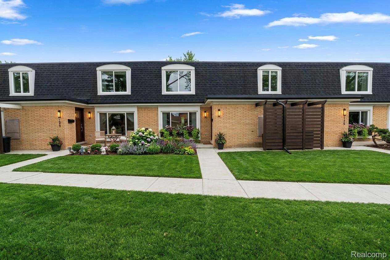 29876 City Center DR #4, Warren, MI 48093