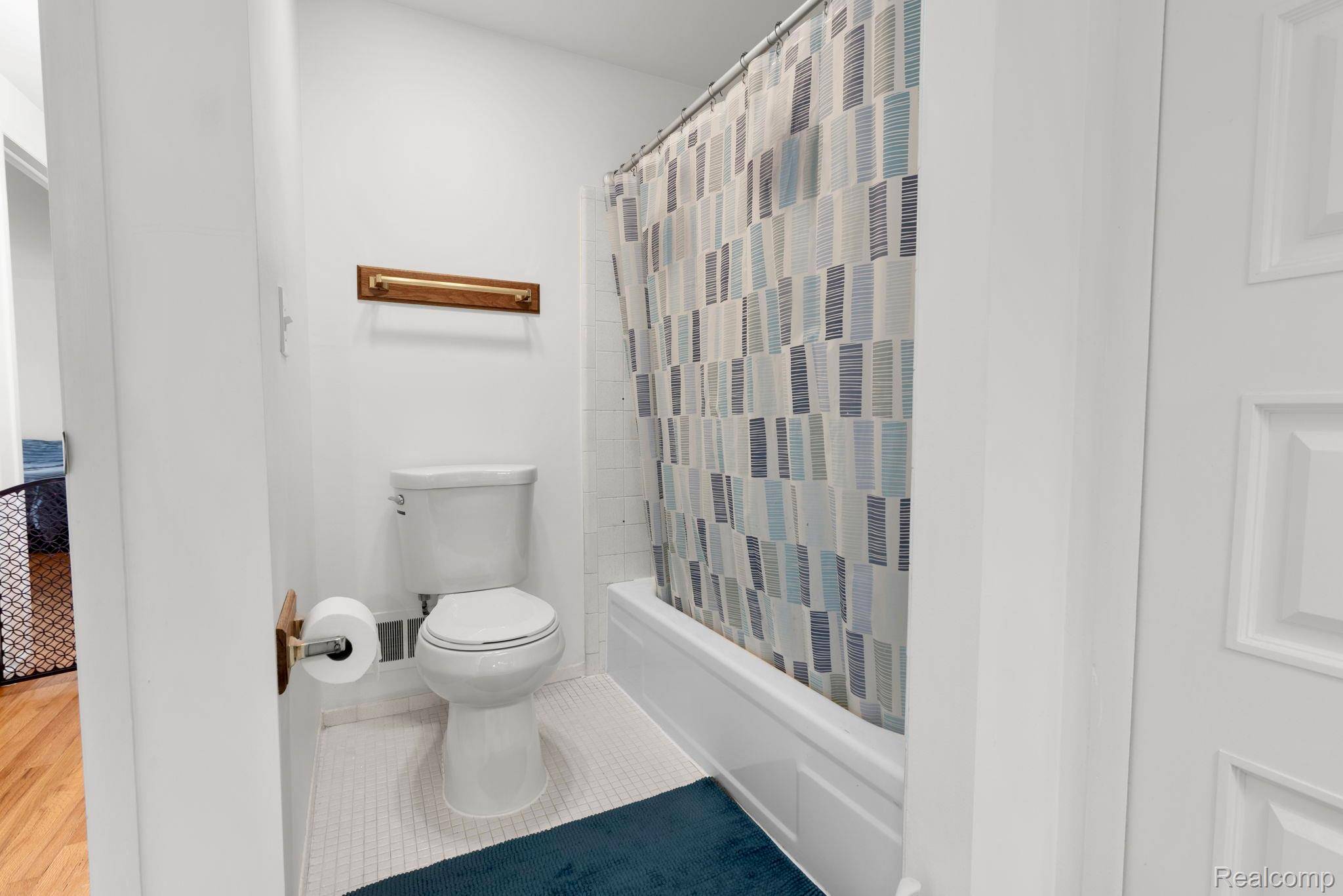 29876 City Center DR #4, Warren, MI 48093