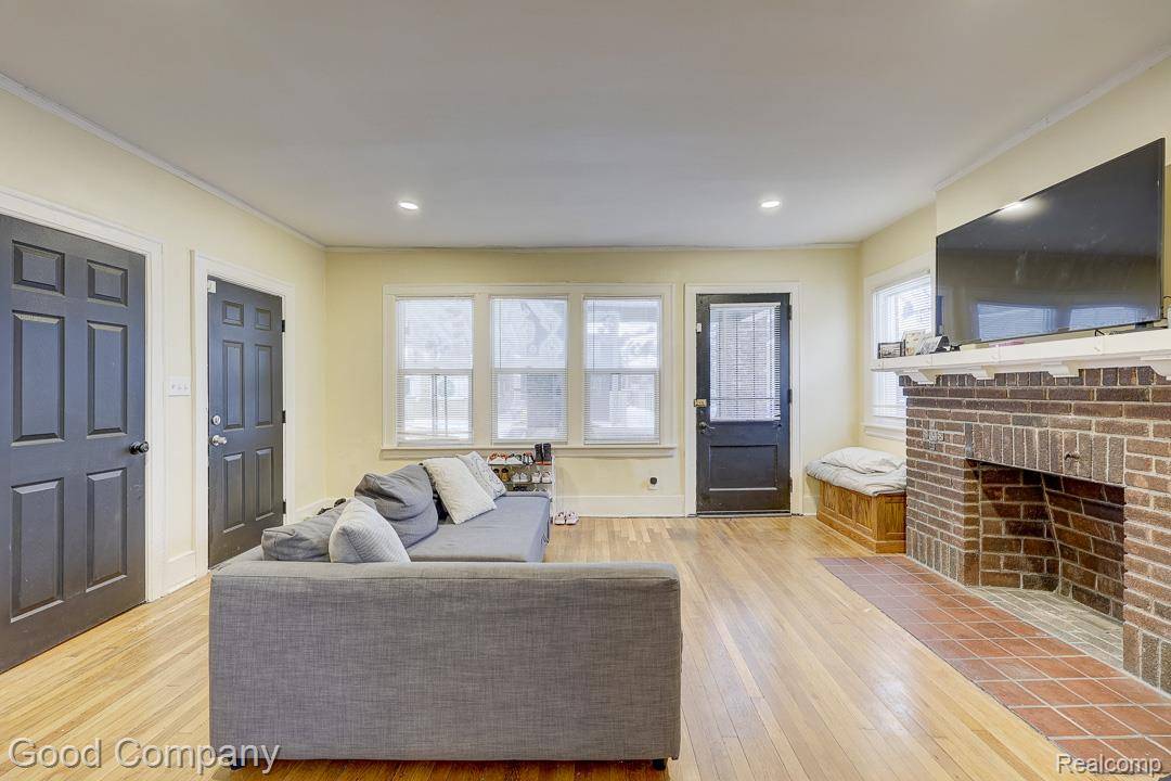 2494 Hazelwood ST, Detroit, MI 48206