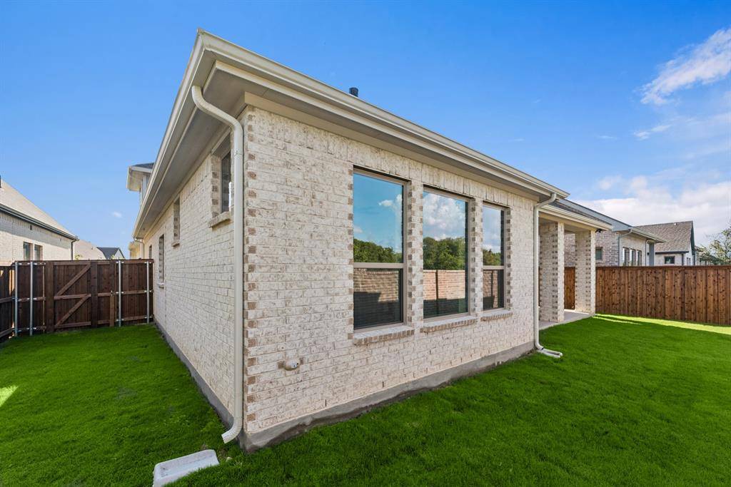 606 Long Trail, Mansfield, TX 76063