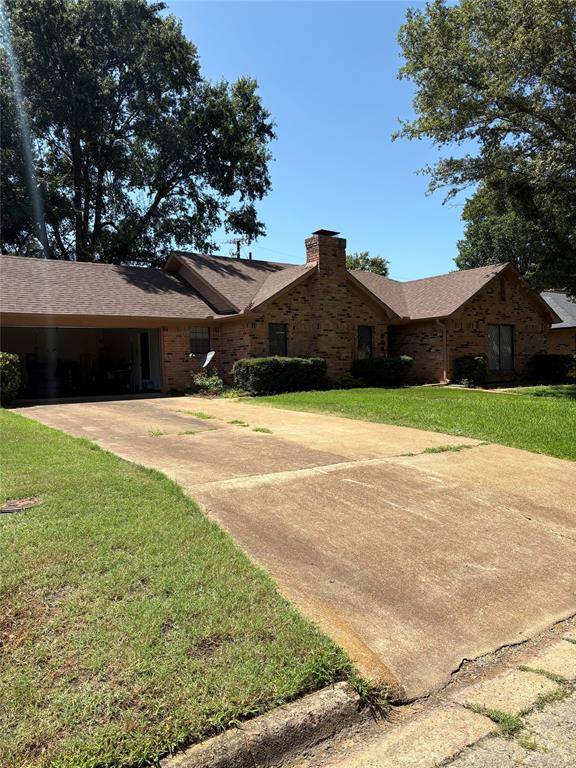 605 32nd Street NE, Paris, TX 75460