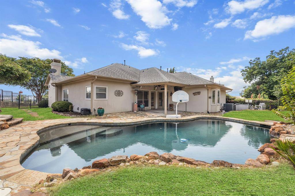 202 Harbor Landing Drive, Rockwall, TX 75032