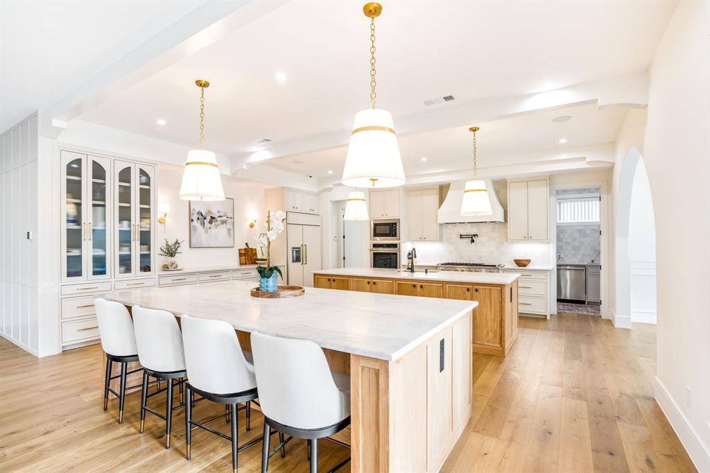 12007 Quincy Lane, Dallas, TX 75230