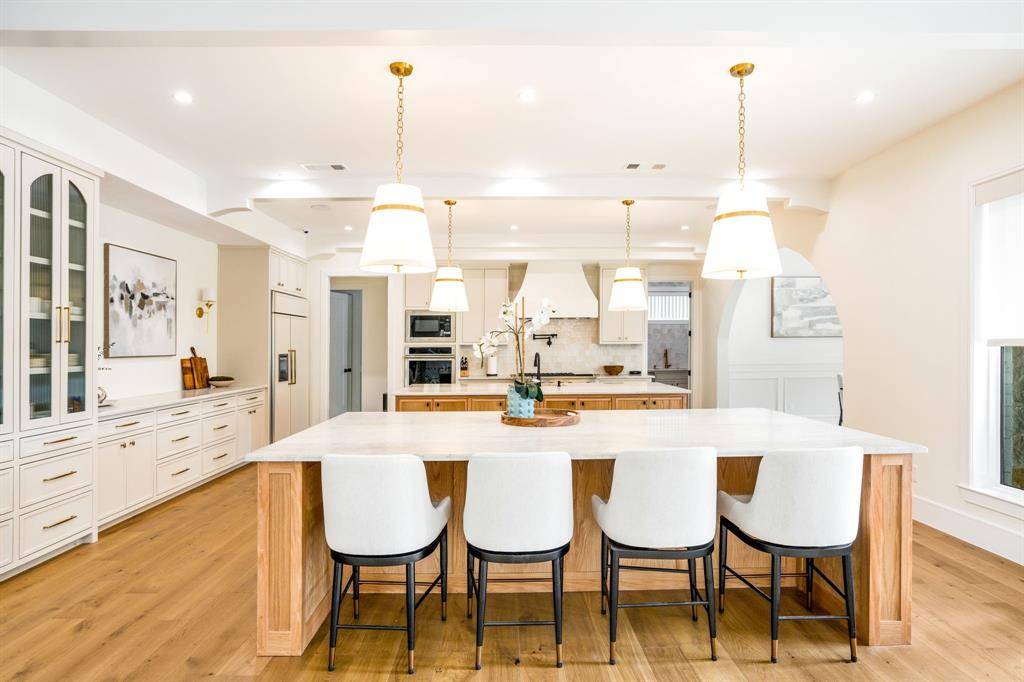 12007 Quincy Lane, Dallas, TX 75230