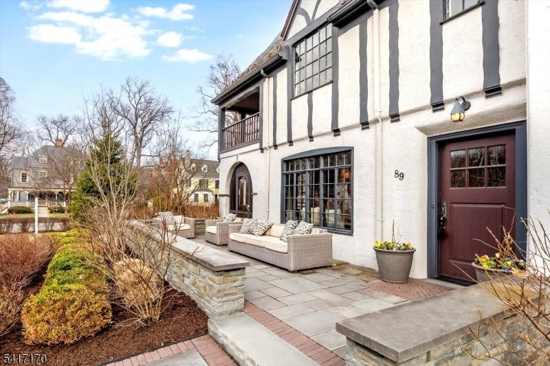 89 Douglas Rd, Glen Ridge Boro Twp., NJ 07028