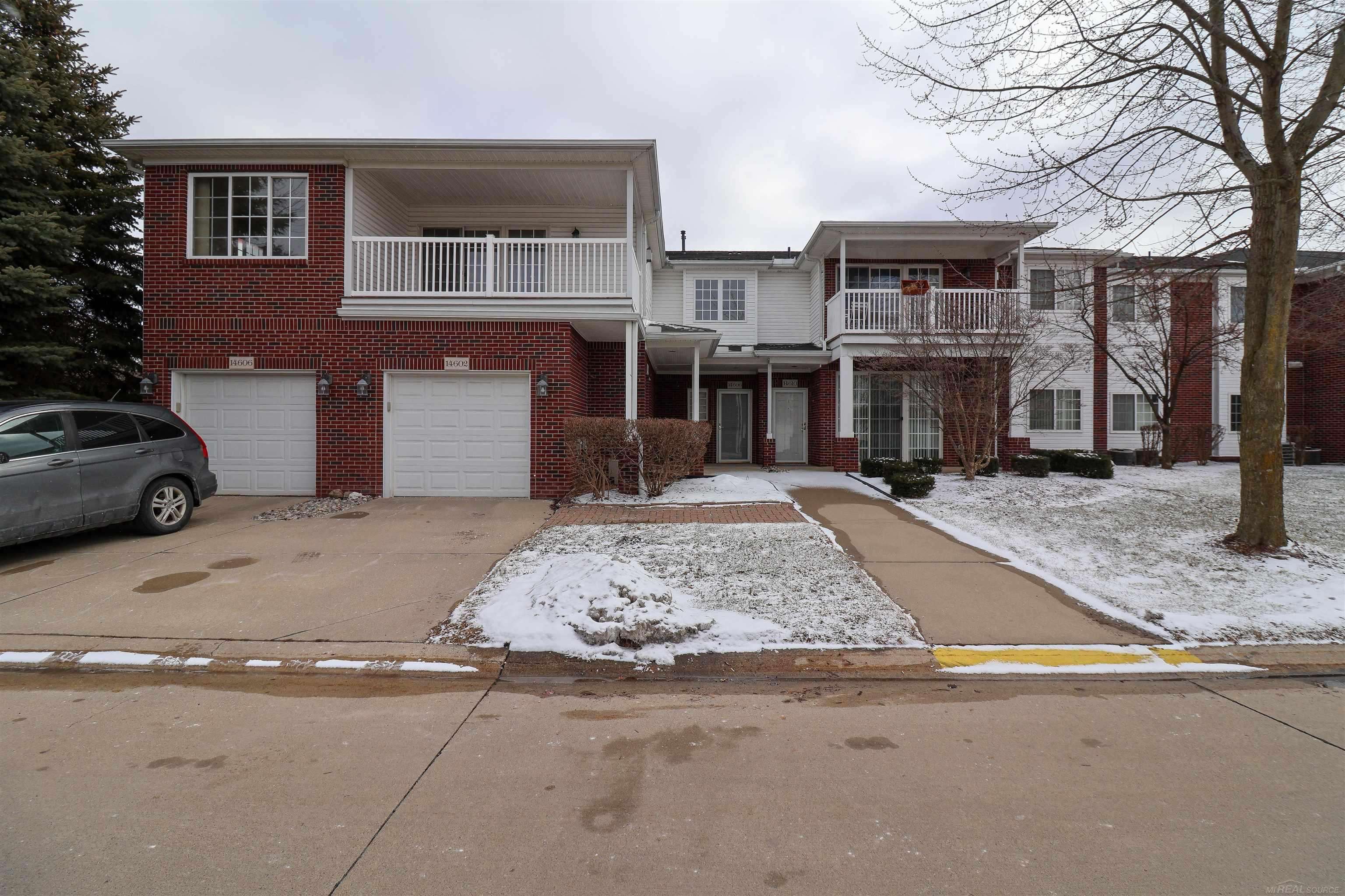 14602 Moravian Manor CIR, Sterling Heights, MI 48312
