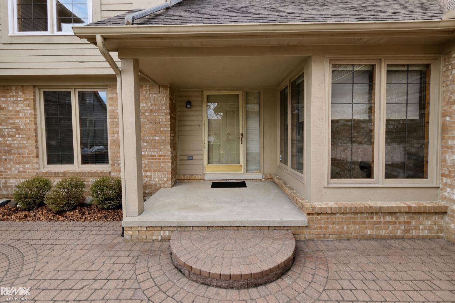 16890 SANDSTONE CIR, Macomb Twp, MI 48042