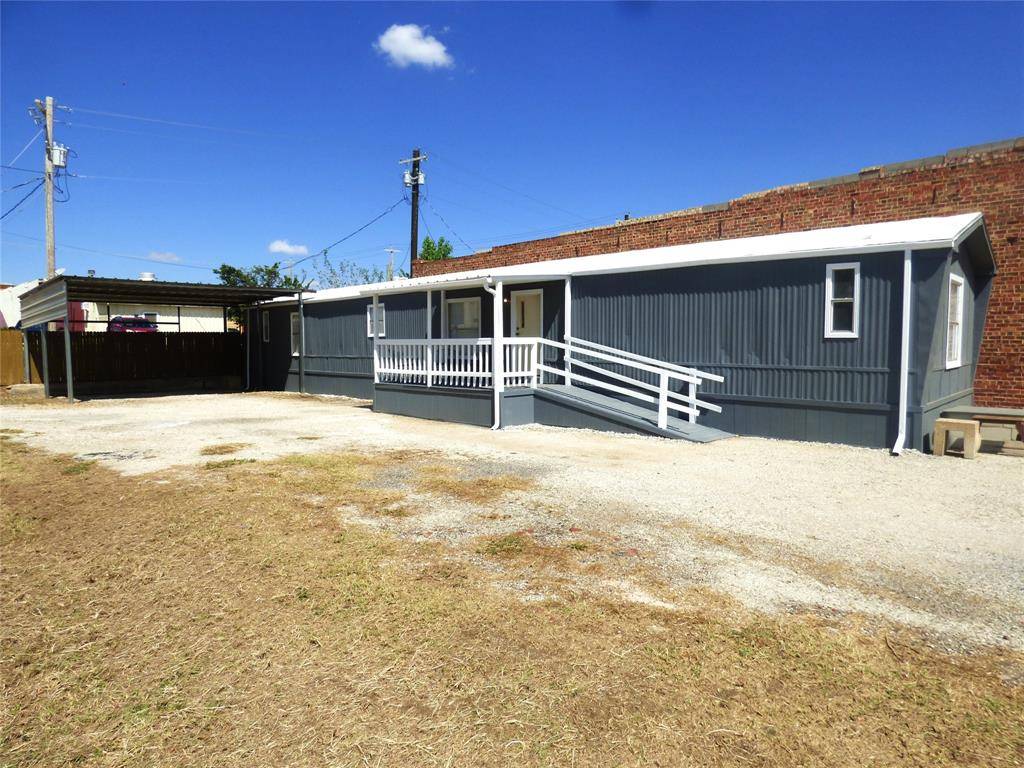 105 E 9th Street, Cisco, TX 76437