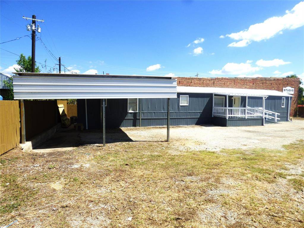 105 E 9th Street, Cisco, TX 76437