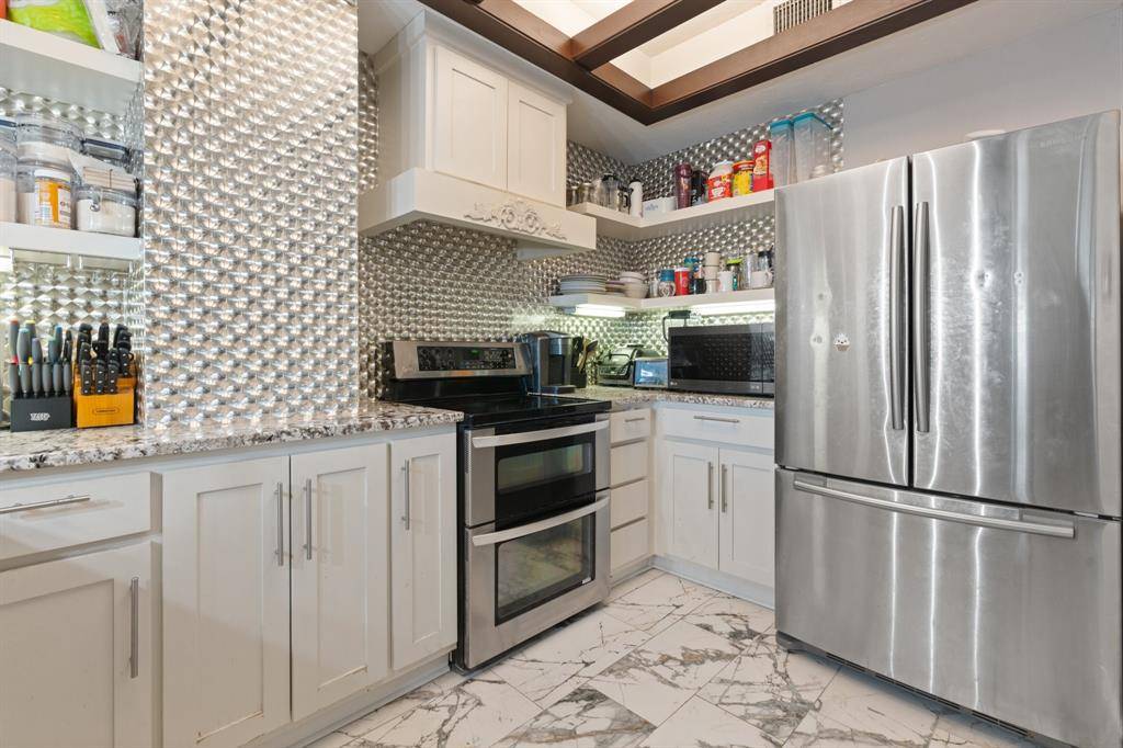 2100 Reflection Bay Drive, Arlington, TX 76013