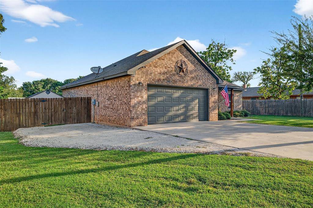 307 Brockett Street, Collinsville, TX 76233