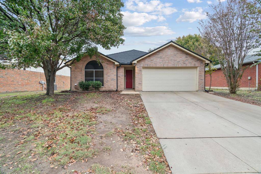 5016 Prairie Creek Trail, Fort Worth, TX 76179