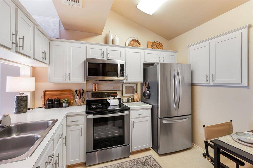 17490 Meandering Way #804, Dallas, TX 75252