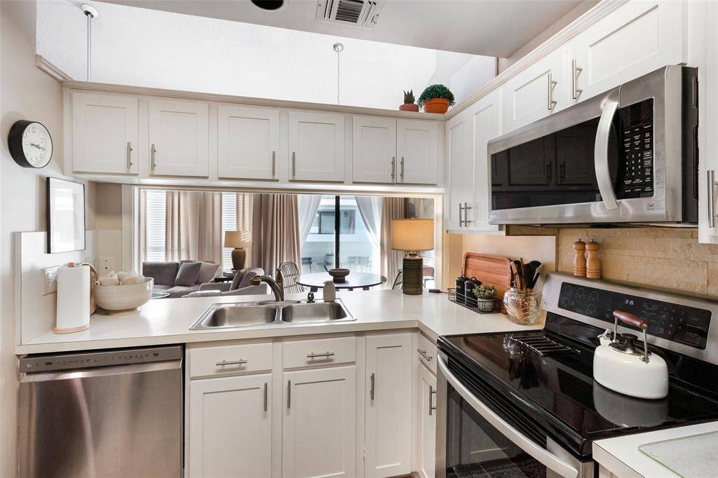 17490 Meandering Way #804, Dallas, TX 75252