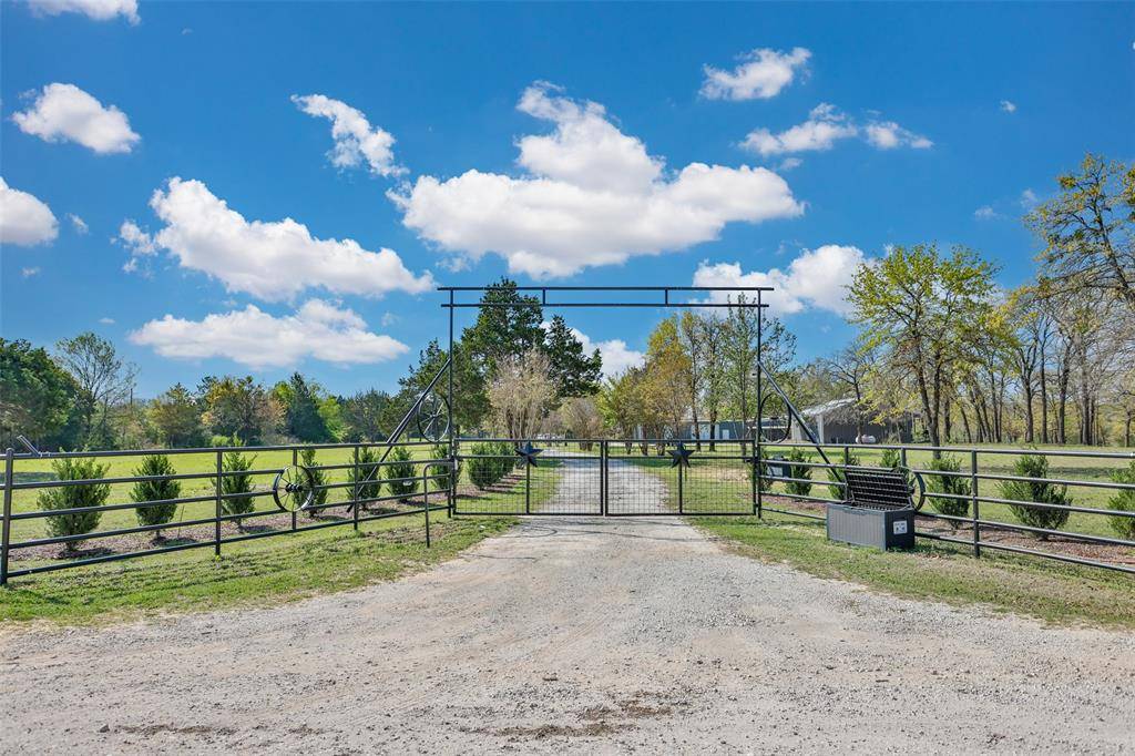 1630 County Road 140, Whitesboro, TX 76273