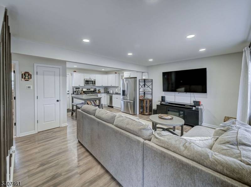 1140 Saint John St, Manville Boro, NJ 08835