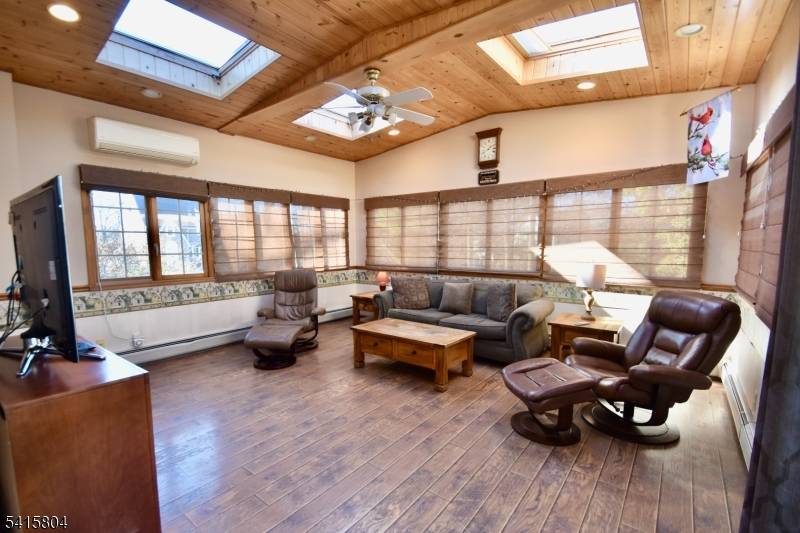 41 Iona Pl, Glen Rock Boro, NJ 07452