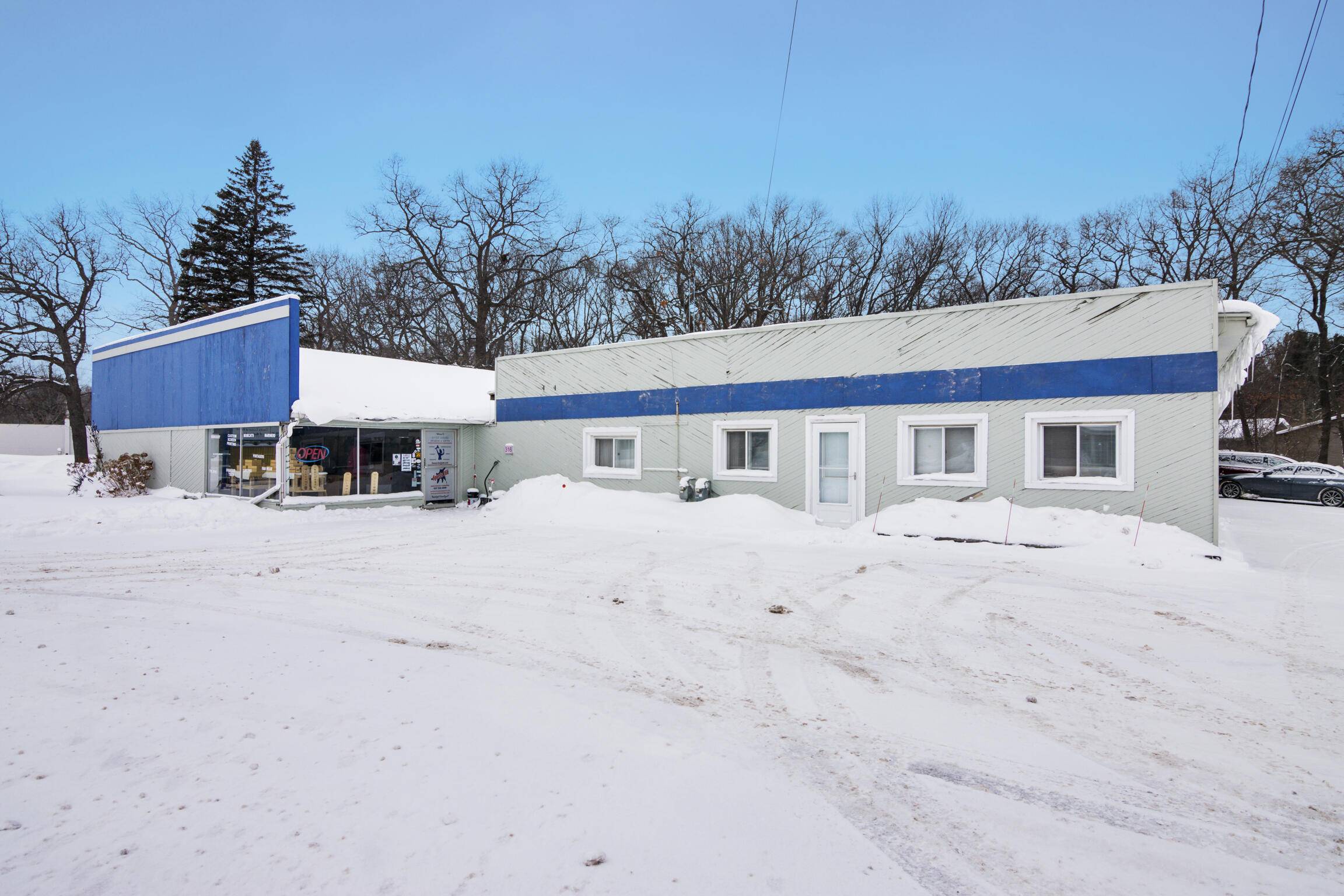 316 W Parkdale AVE, Manistee Twp, MI 49660