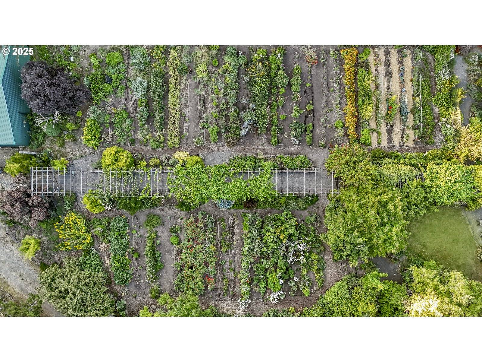 10623 NE FOX FARM RD, Dundee, OR 97115