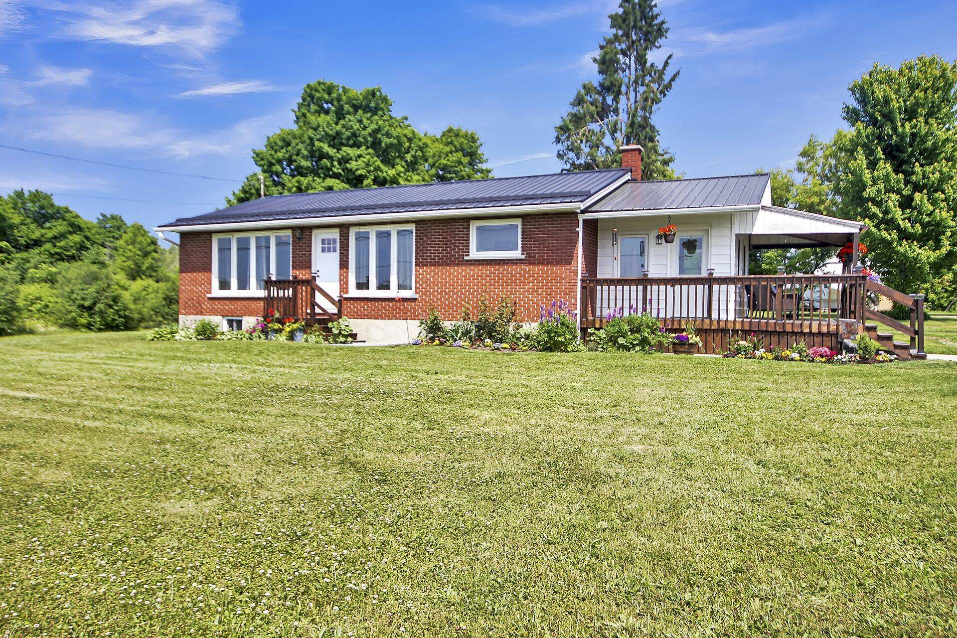 1352 County 43 Road HWY W, Montague, ON K0G 1N0