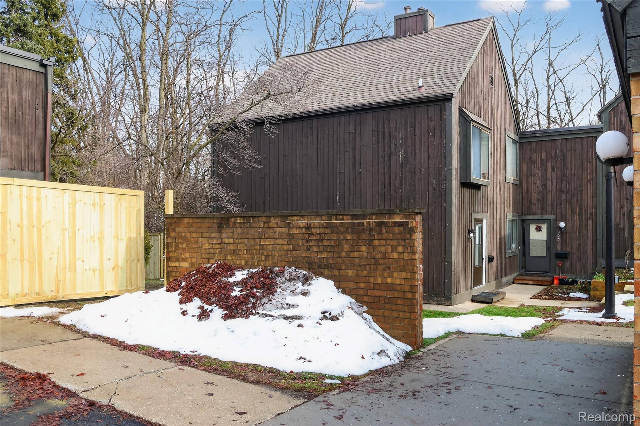 238 Falkirk CT, Kalamazoo Charter Township, MI 49006