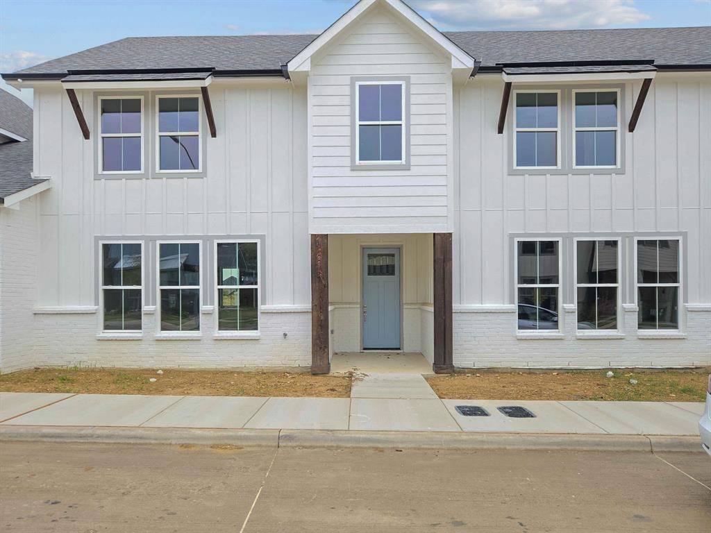 9561 Thorncrown Lane, Fort Worth, TX 76179