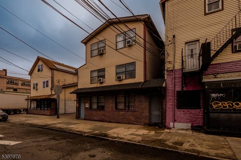 550 Ferry St, Newark City, NJ 07105
