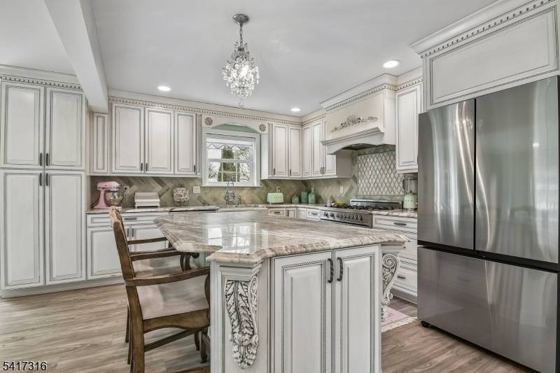 83 White St, Dover Town, NJ 07801
