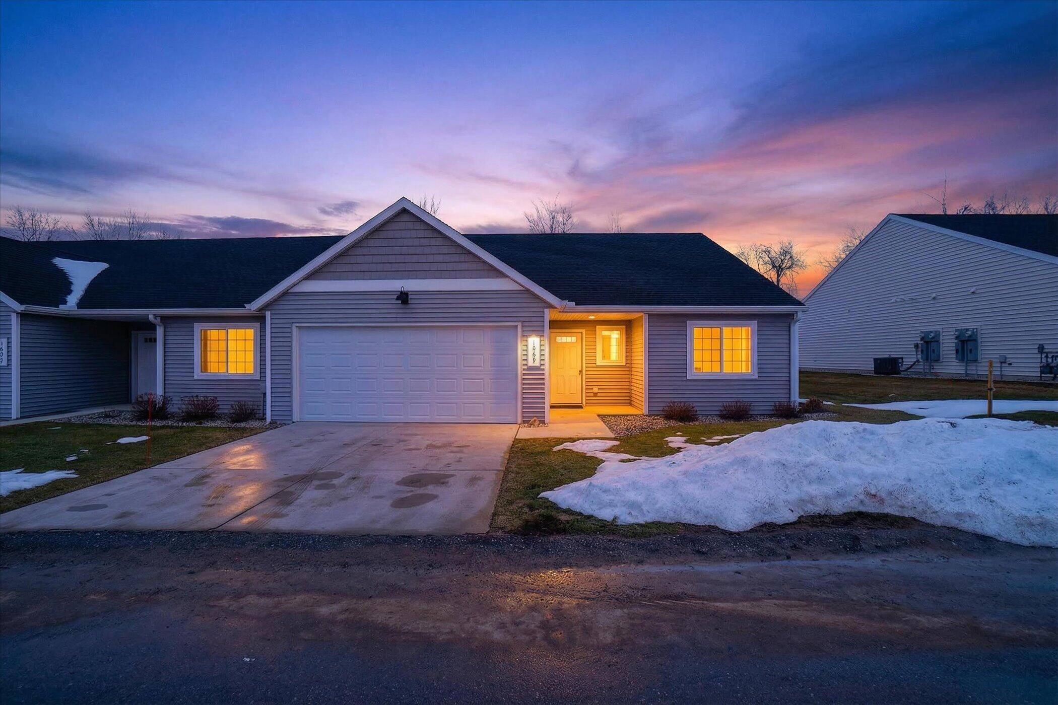 1069 Sunnyside DR, Leighton Twp, MI 49348